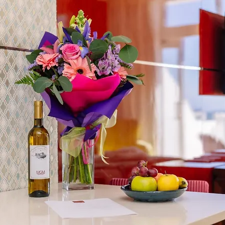 Apartahotel Monicca Collection Suites&residences 4*