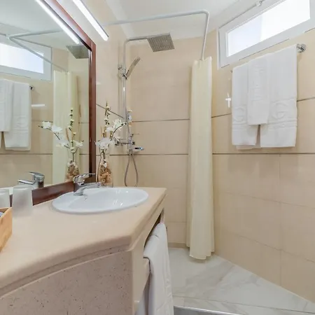 Monicca Collection Suites&residences