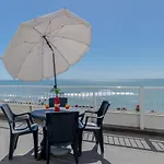 Monicca Collection And Residences Apart Otel