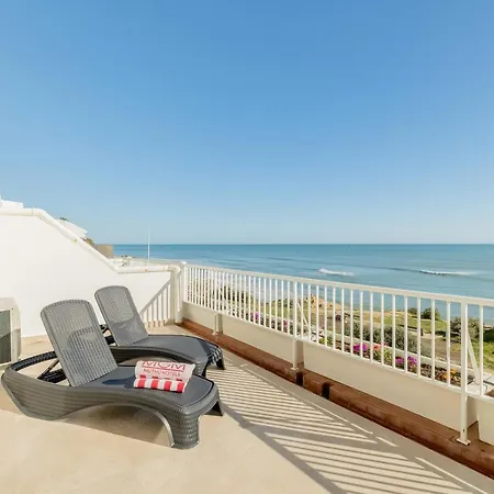 Monicca Collection Suites&residences 4*