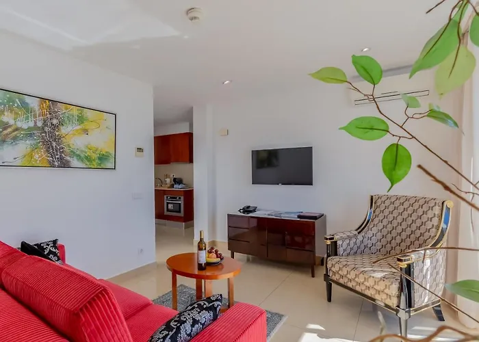 Апарт-отель Monicca Collection And Residences 4*