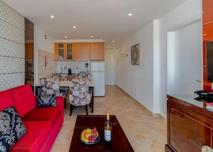 Апарт-отель Monicca Collection And Residences 4*