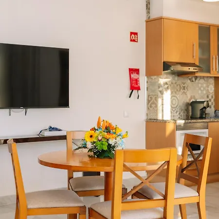 Monicca Collection And Residences Hotel apartamentowy 4*